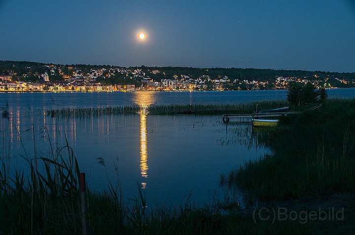 Åsunden-stad-månsken.jpg