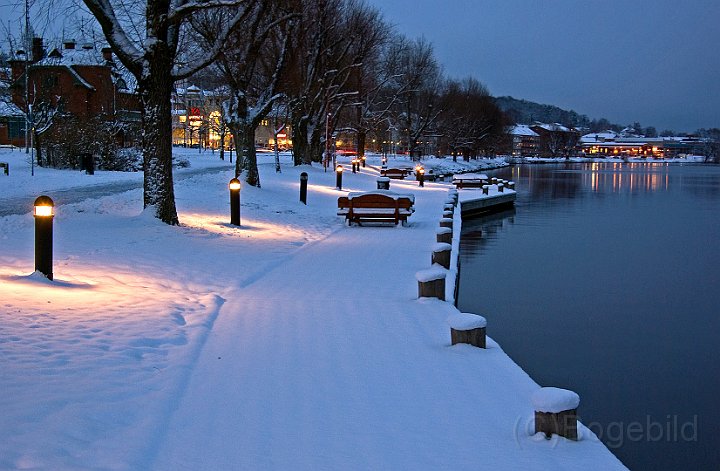 Nattbild-bryggor-strand.jpg