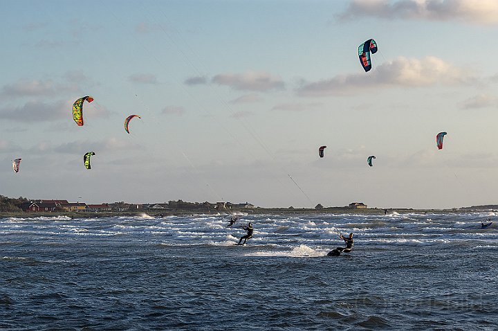 Kitesurfing-1.jpg