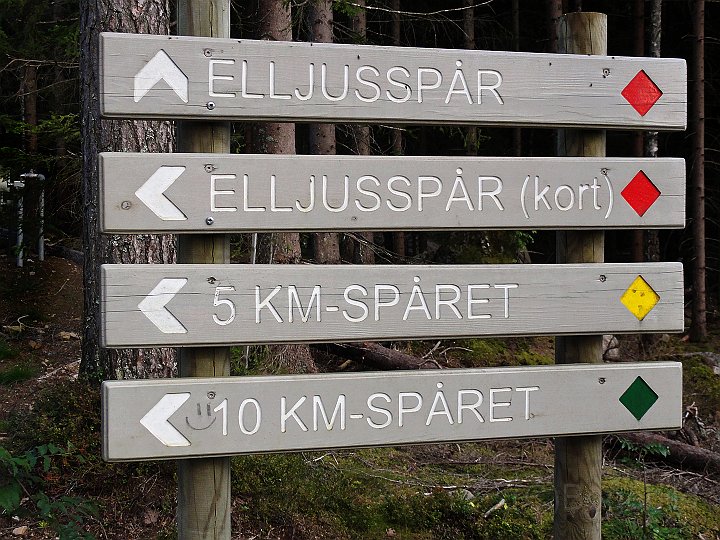 Lassalyckan-spårskyltar.jpg