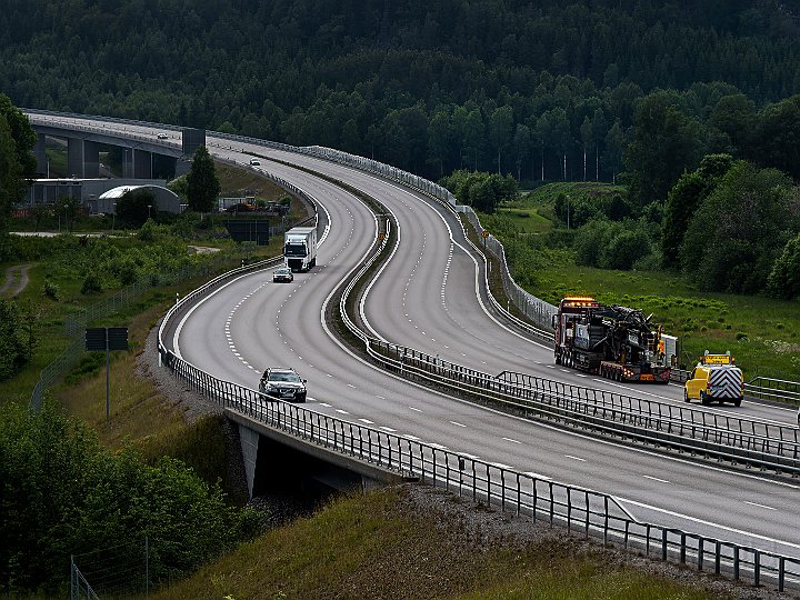 R40-2.jpg