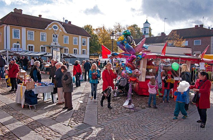 Torget-marknadsdag.jpg